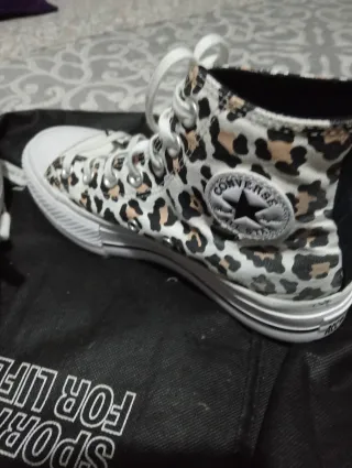 Zapatillas Converse Estampado Leopardo plataforma.