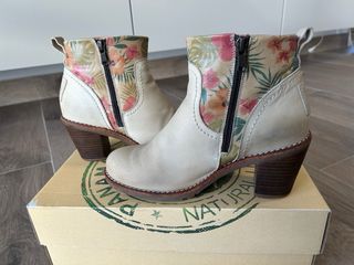 Botas Panamá Jack Talla 39 Piel Beige Flores
