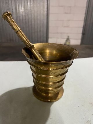 Mortaio e pestello in ottone