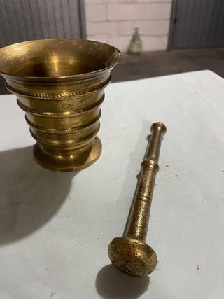 Mortaio e pestello in ottone