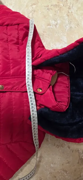 Abrigo rojo con pelo interior