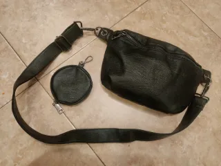 Bolso Negro Riñonera y Monedero