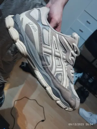 Asics Gel Beige/Gris Zapatillas Deportivas