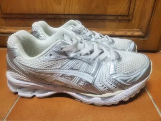 ASICS GEL-Kayano 14 Plata/Blanco Talla 42