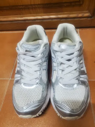 ASICS GEL-Kayano 14 Plata/Blanco Talla 42