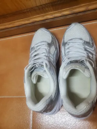 ASICS GEL-Kayano 14 Plata/Blanco Talla 42