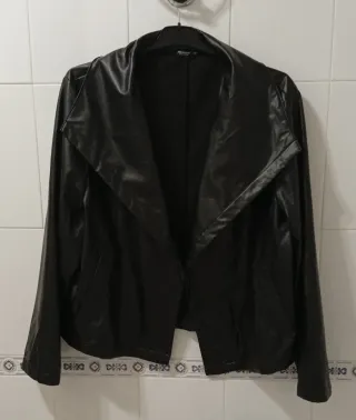 Chaqueta efecto piel