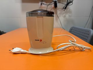 Molinillo eléctrico de café Fagor ML 150.