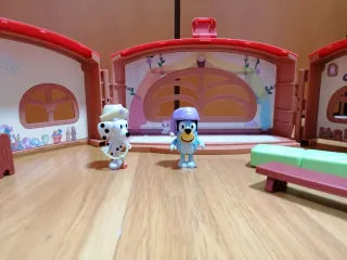 Escuela Bluey + amigos de Bluey