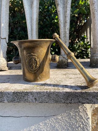 Mortaio e pestello in bronzo