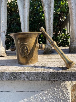 Mortaio e pestello in bronzo