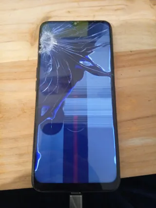 Móvil Negro Pantalla Rota