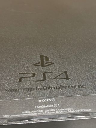 Consola PS4 Sony + 2 Mandos (Negro y Rojo)