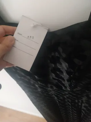 Vestido largo elegante de terciopelo negro