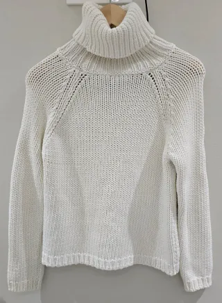 Jersey de punto blanco cuello alto