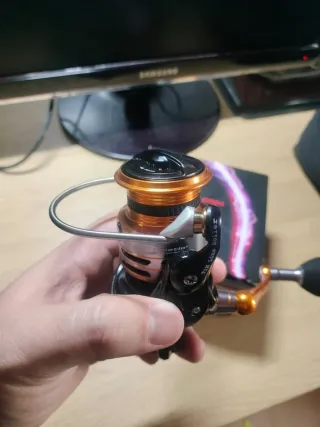 Carrete de pesca conetic raycar 2500 para chocos..