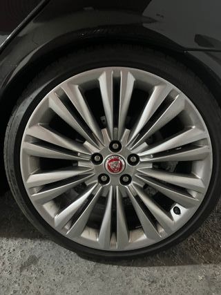 Llantas Jaguar 19