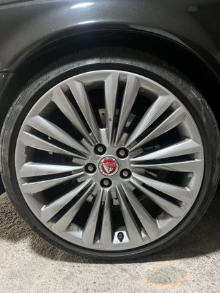 Llantas Jaguar 19