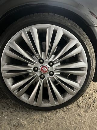 Llantas Jaguar 19