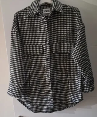 Sobrecamisa Zara Cuadros Blanco y Negro