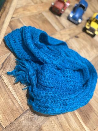 Bufanda de punto azul
