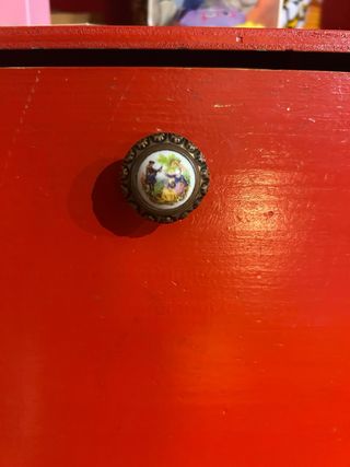 Secreter vintage rojo de madera