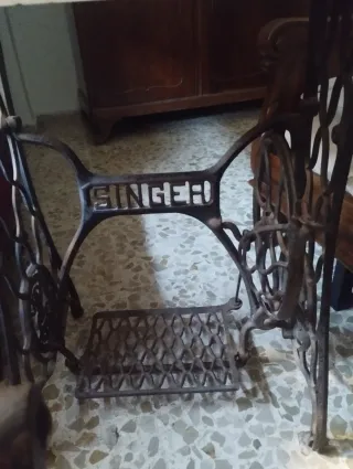 Base Máquina de Coser Singer Hierro Fundido