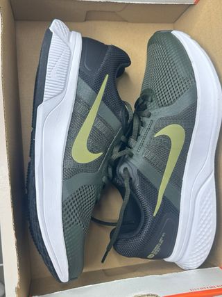 Nike Run Swift 2 Talla 42 Verde Negro Unisex