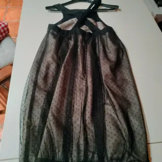 Vestido de noche negro y beige