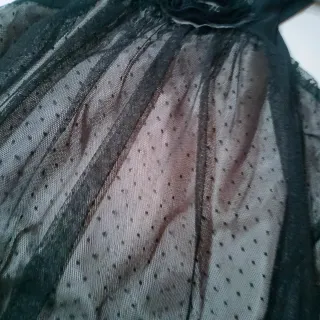 Vestido de noche negro y beige