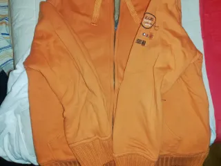 Chaqueta naranja con borreguillo