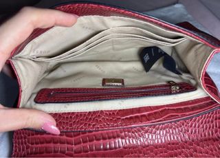 Bolso Guess Rojo Cocodrilo