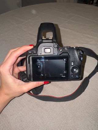 Canon EOS 250D Cámara DSLR