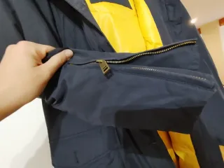 Anorak Zara Azul y Amarillo