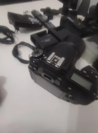 Nikon D750 + flash + objetivo + accs + grip +++