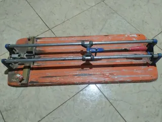 Cortadora de azulejo Rubi