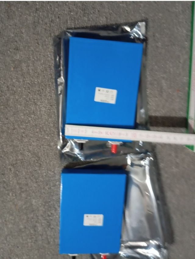 Lotto di 4 batterie LiFePO4 3.2V nuove