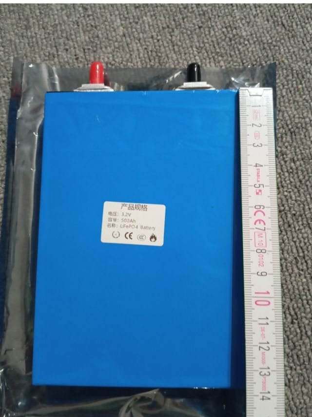 Lotto di 4 batterie LiFePO4 3.2V nuove