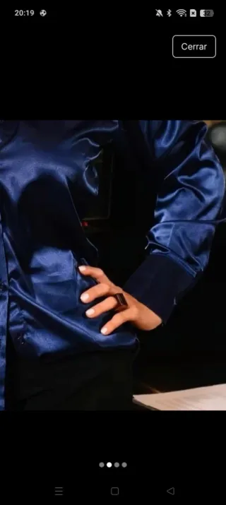 Blusa de satén azul