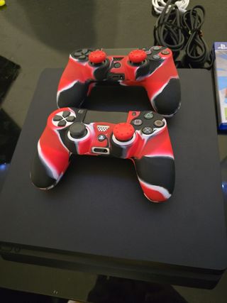 PS4 Slim 500GB Negra + 2 Mandos + Juego