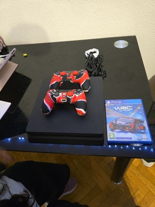 PS4 Slim 500GB Negra + 2 Mandos + Juego