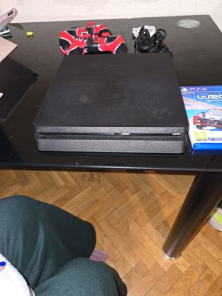 PS4 Slim 500GB Negra + 2 Mandos + Juego