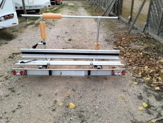 Portamotos plegable para autocaravana