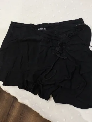 Falda pantalón Stradivarius negra