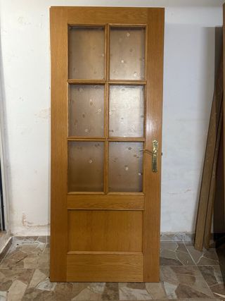 Puerta de madera interior