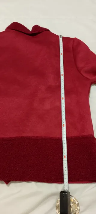 Cazadora burdeos estilo motorista