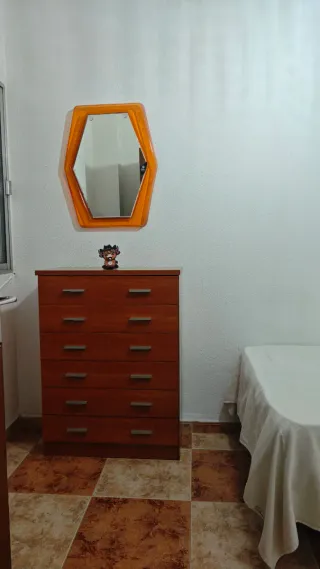 Se alquila habitación