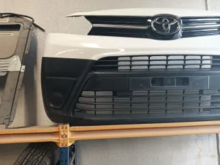 Se vende parachoques toyota proace 2016/2021