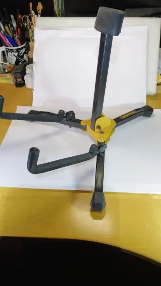 Soporte Guitarra HÉRCULES GS401B