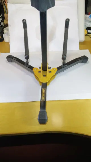 Soporte Guitarra HÉRCULES GS401B